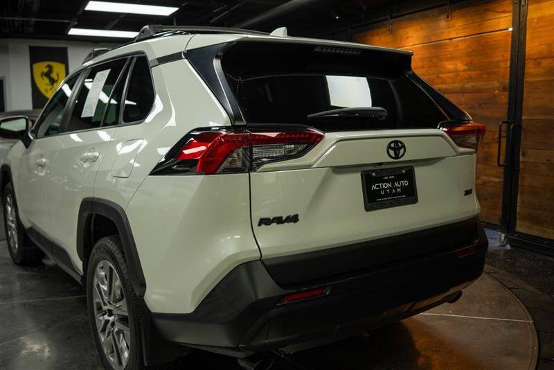 2022 Toyota RAV4 XLE Premium