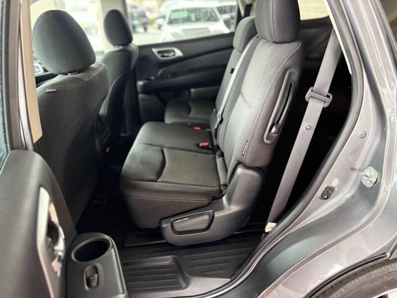 2020 Nissan Pathfinder SV