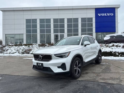 2025 Volvo XC40 B5 Core Bright Theme