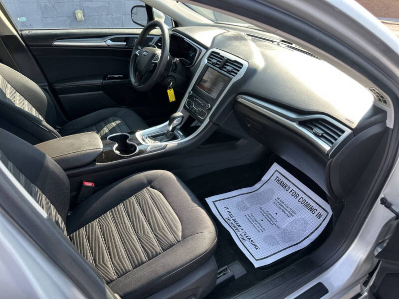 2016 Ford Fusion SE