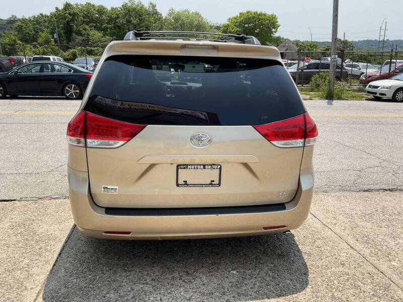 2011 Toyota Sienna LE 7-Passenger
