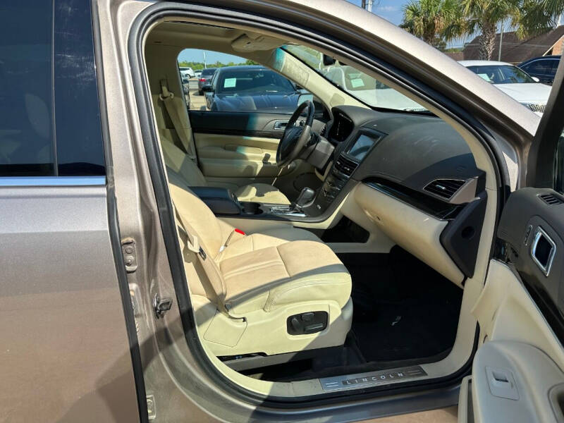 2018 Lincoln MKT Reserve