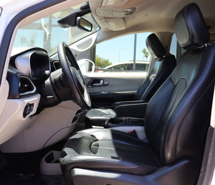 2022 Chrysler Pacifica Touring L