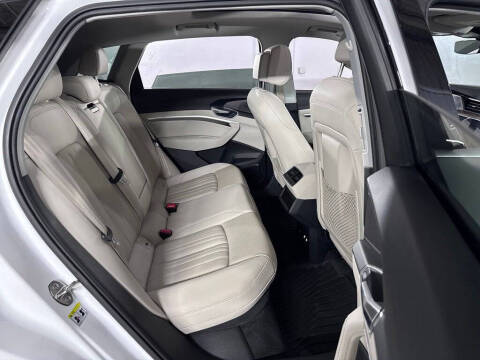 2019 Audi e-tron quattro Premium Plus