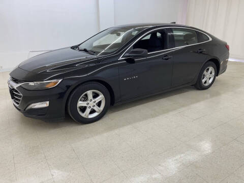 2021 Chevrolet Malibu for sale at Kerns Ford Lincoln in Celina OH
