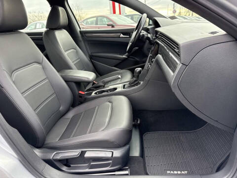 2021 Volkswagen Passat R-Line