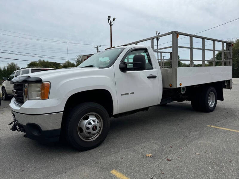 2011 GMC Sierra 3500 Chassis Cab Work Truck's photo