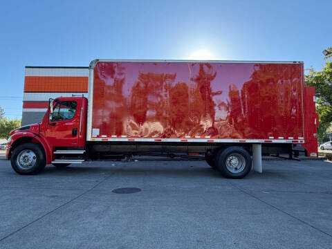 2004 Freightliner M2 106