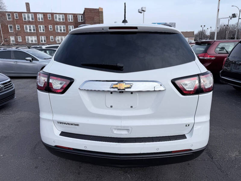 2017 Chevrolet Traverse LT