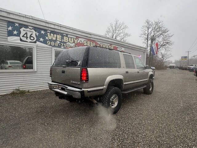 1998 Chevrolet Suburban Base photo 5