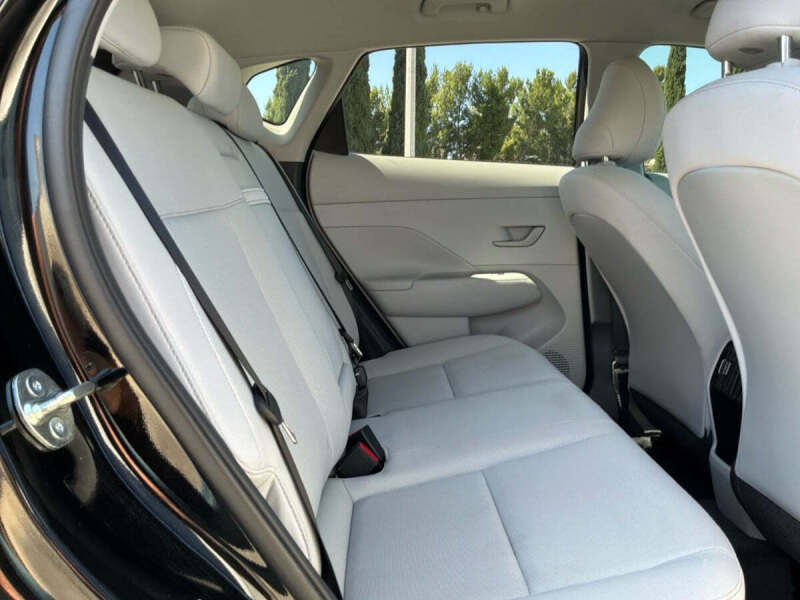 2025 Hyundai Kona SEL Convenience