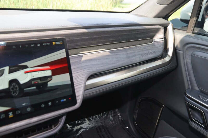 2022 Rivian R1T Adventure