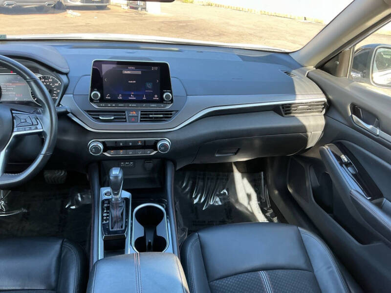 2025 Nissan Altima 2.5 SR