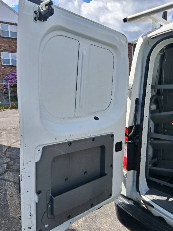 2019 Nissan NV 2500 HD SL