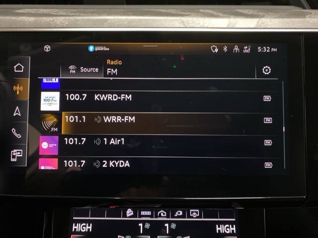 2023 Audi e-tron quattro Premium Plus