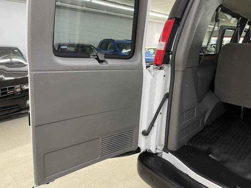 2022 Chevrolet Express LS 3500