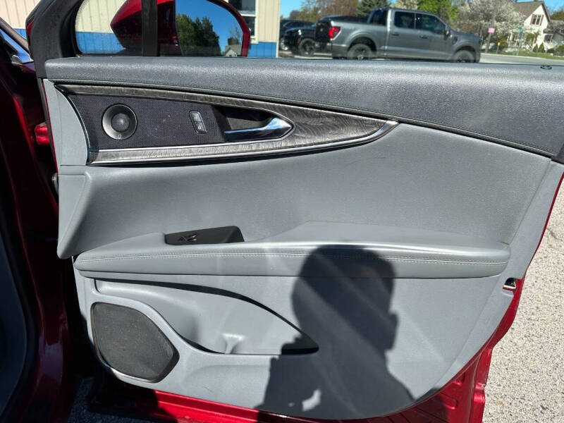 2019 Lincoln Nautilus Reserve