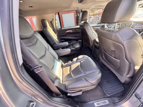 2018 Cadillac Escalade Luxury