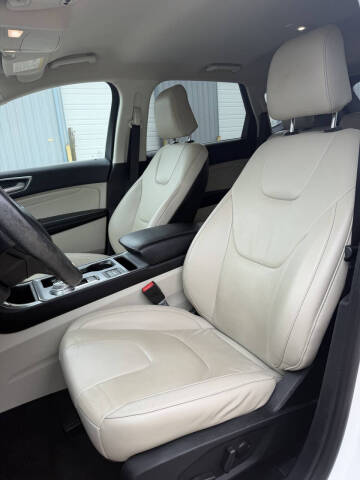 2021 Ford Edge Titanium