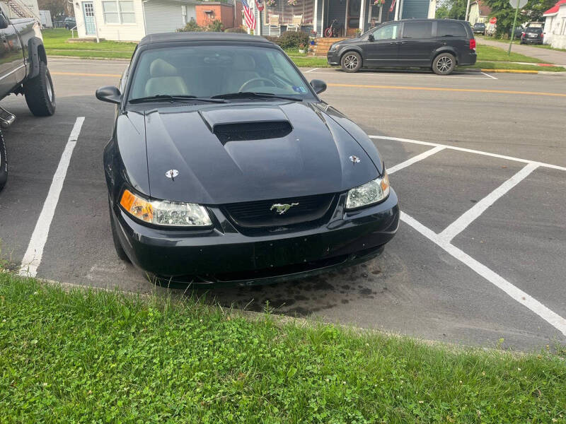 2004 Ford Mustang GT Deluxe
