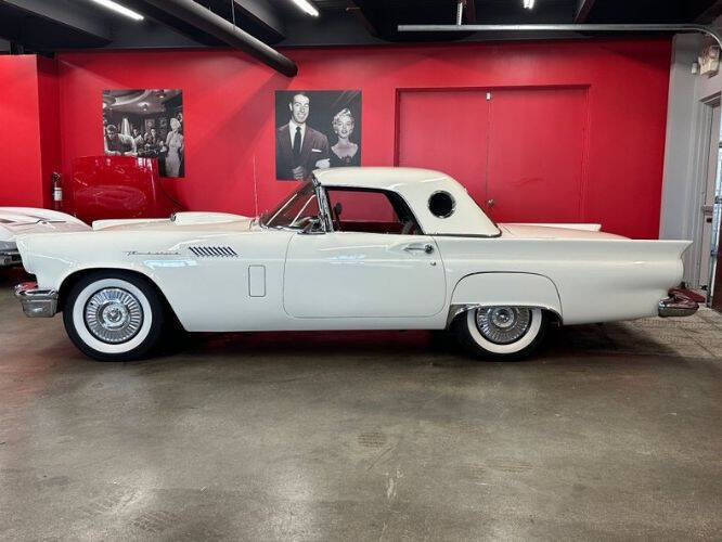 1957 Ford Thunderbird