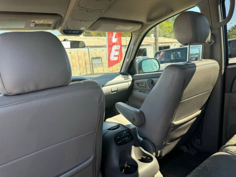 2002 Toyota Sequoia SR5