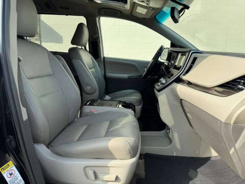 2015 Toyota Sienna XLE 8-Passenger