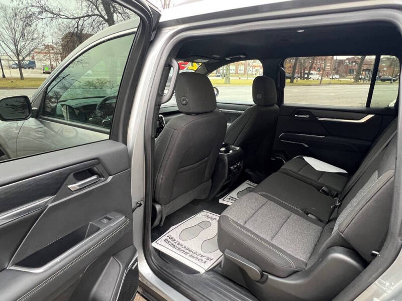 2025 GMC Acadia Elevation