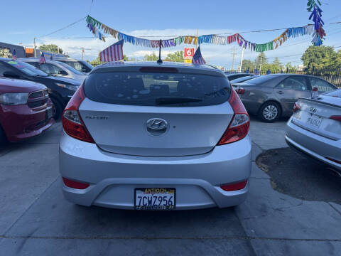 2013 Hyundai Accent GS