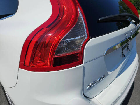 2016 Volvo XC60 T5 Drive-E Premier