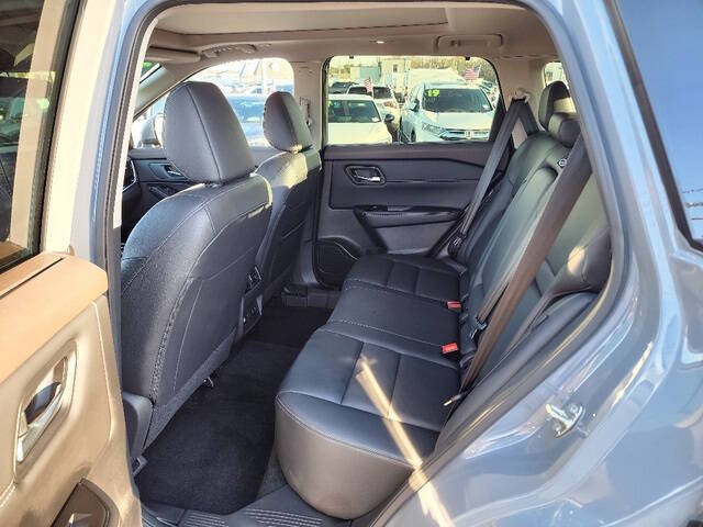 2023 Nissan Rogue SL