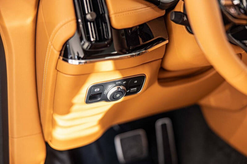 2026 Aston Martin DBX S