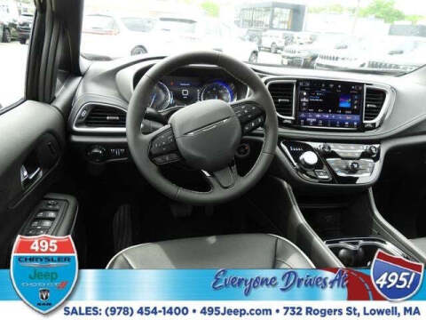 2027 Chrysler Pacifica Limited