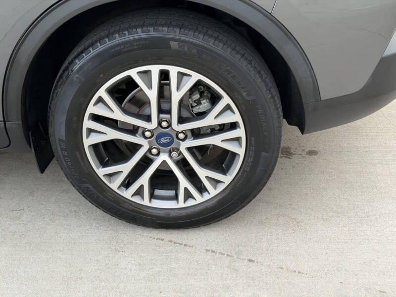 2021 Ford Escape SEL