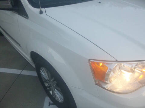 2013 Chrysler Town and Country Touring-L