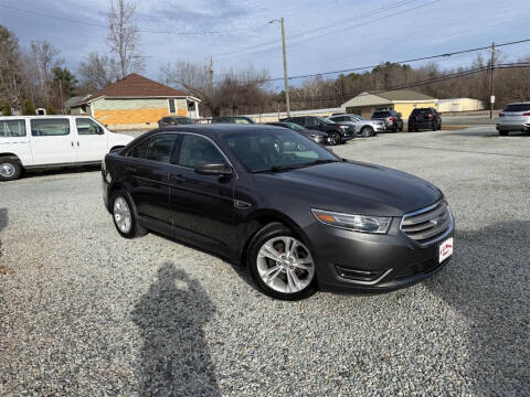 2017 Ford Taurus SEL