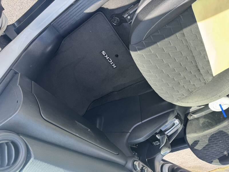 2021 Nissan Kicks S