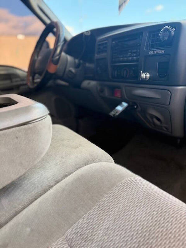 2003 Ford Excursion XLT