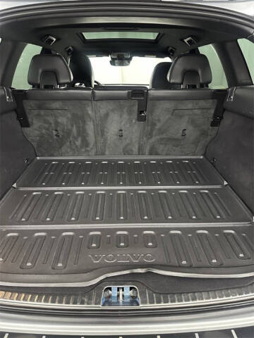 2017 Volvo XC60 T6 R-Design