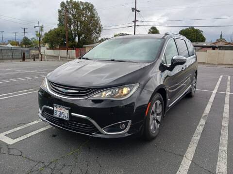 2018 Chrysler Pacifica Hybrid for sale at UNITED AUTO MART CA in Arleta CA