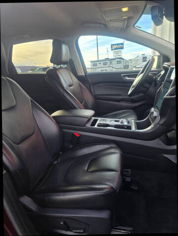 2022 Ford Edge Titanium