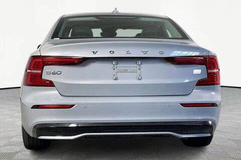 2024 Volvo S60 Recharge T8 Ultimate Dark Theme