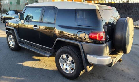 2007 Toyota FJ Cruiser for sale at South Bay Pre-Owned in Los Angeles CA