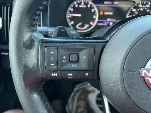 2022 Nissan Pathfinder SV