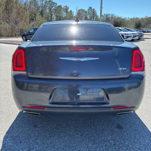 2019 Chrysler 300 S