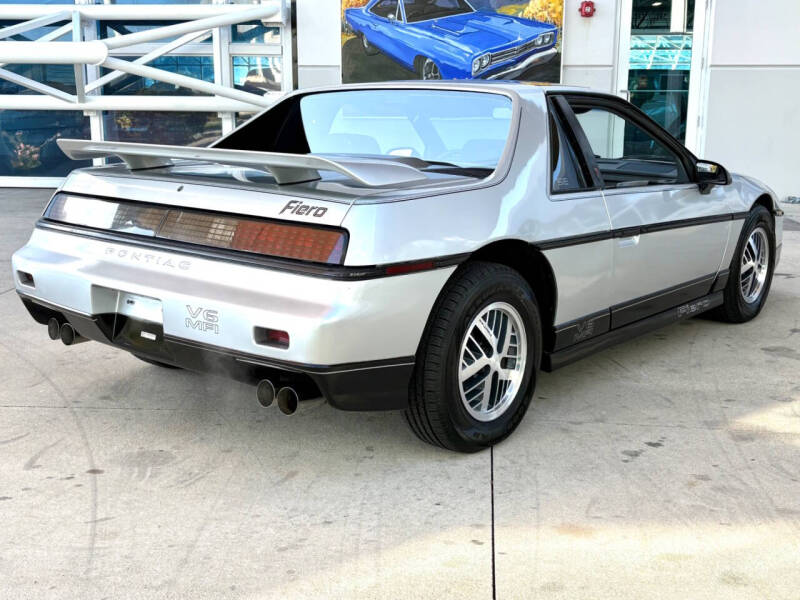 1987 Pontiac Fiero SE