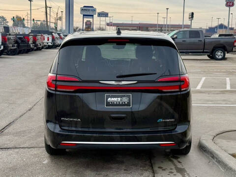 2024 Chrysler Pacifica Plug-In Hybrid Select