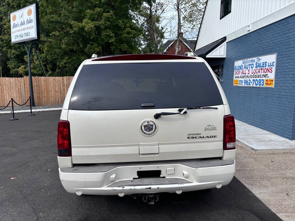 2005 Cadillac Escalade for sale at Michael Johnson @ Allens Auto Sales Hopkinsville in Hopkinsville, KY