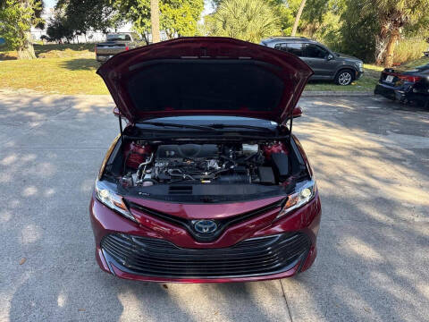 2020 Toyota Camry Hybrid LE