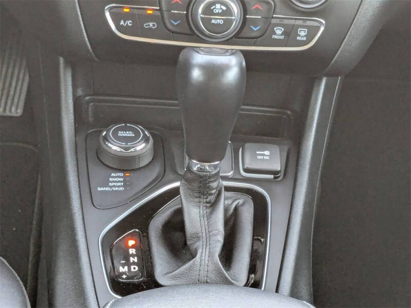 2023 Jeep Cherokee Altitude Lux